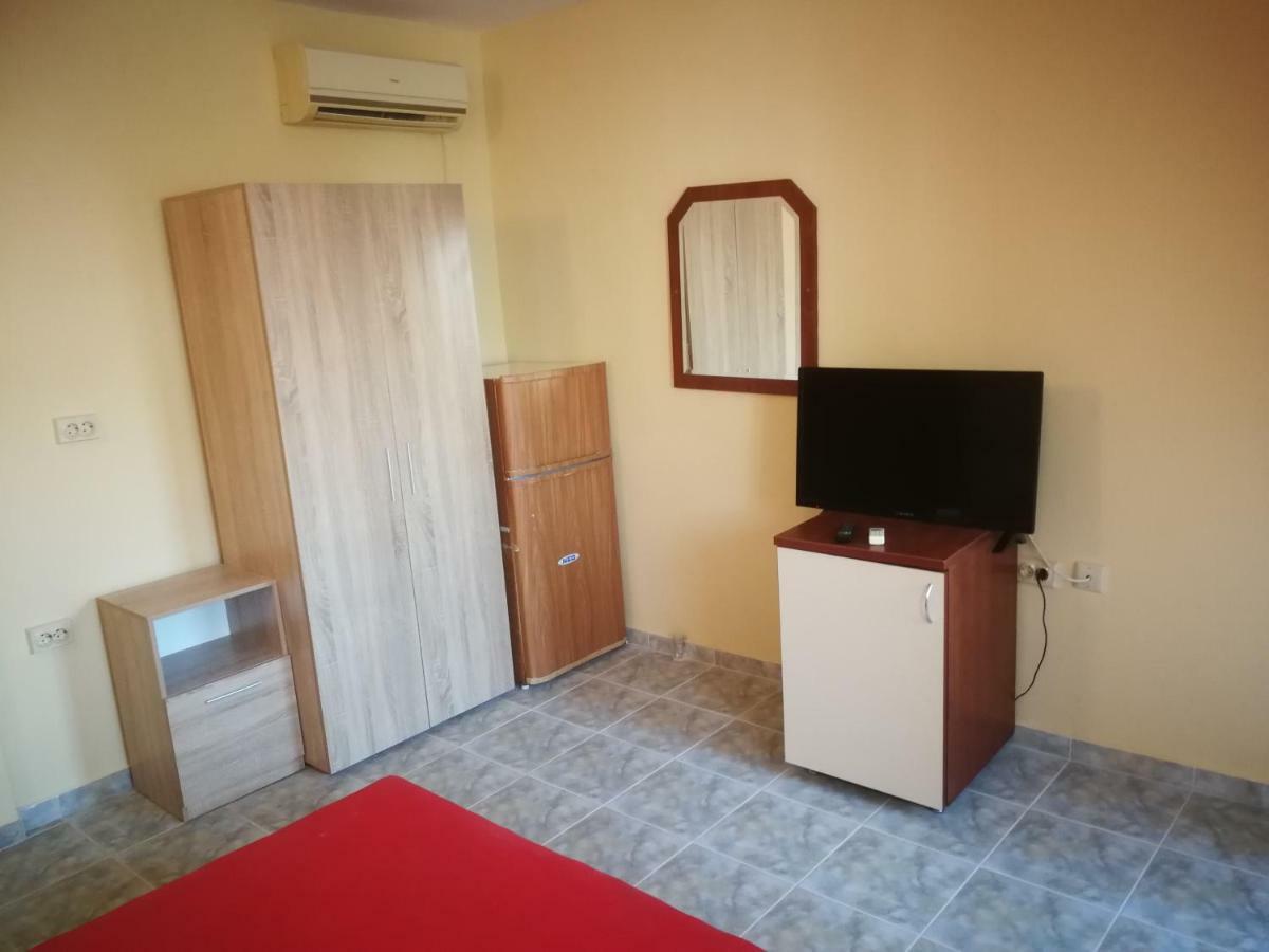 Femili Hotel Diveda สวิติ วลัส ภายนอก รูปภาพ